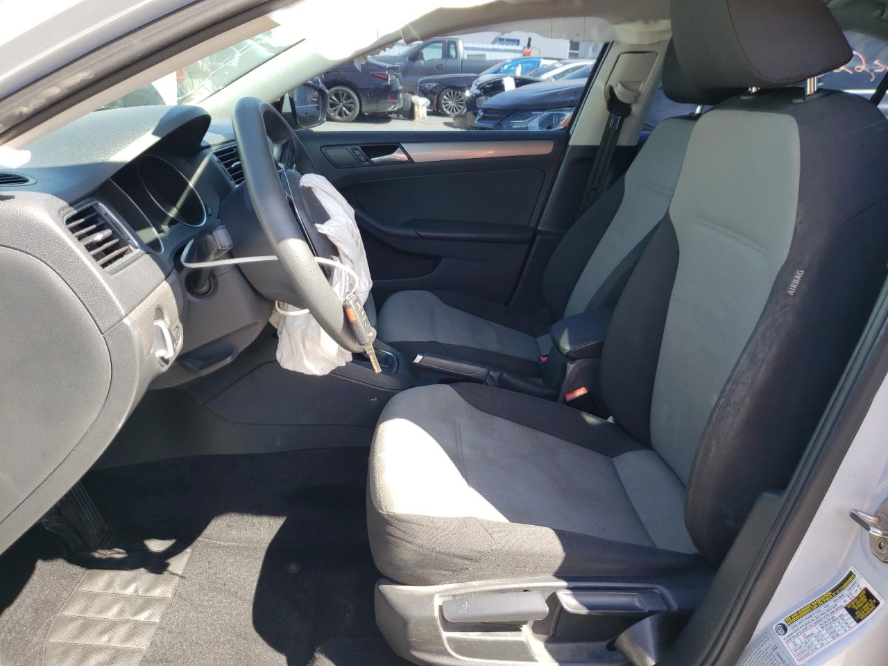 2017 Volkswagen Jetta - Image 7