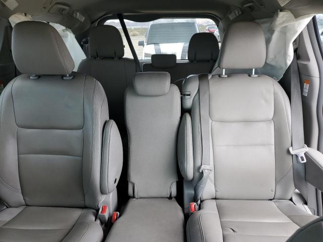 5TDYZ3DCXKS999631 Toyota SIENNA XLE