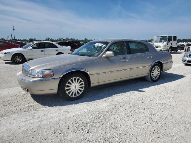 2003 Lincoln Town Car Executive