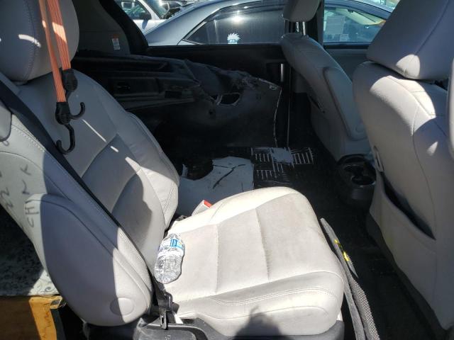 5TDYK3DC2GS704002 Toyota SIENNA XLE
