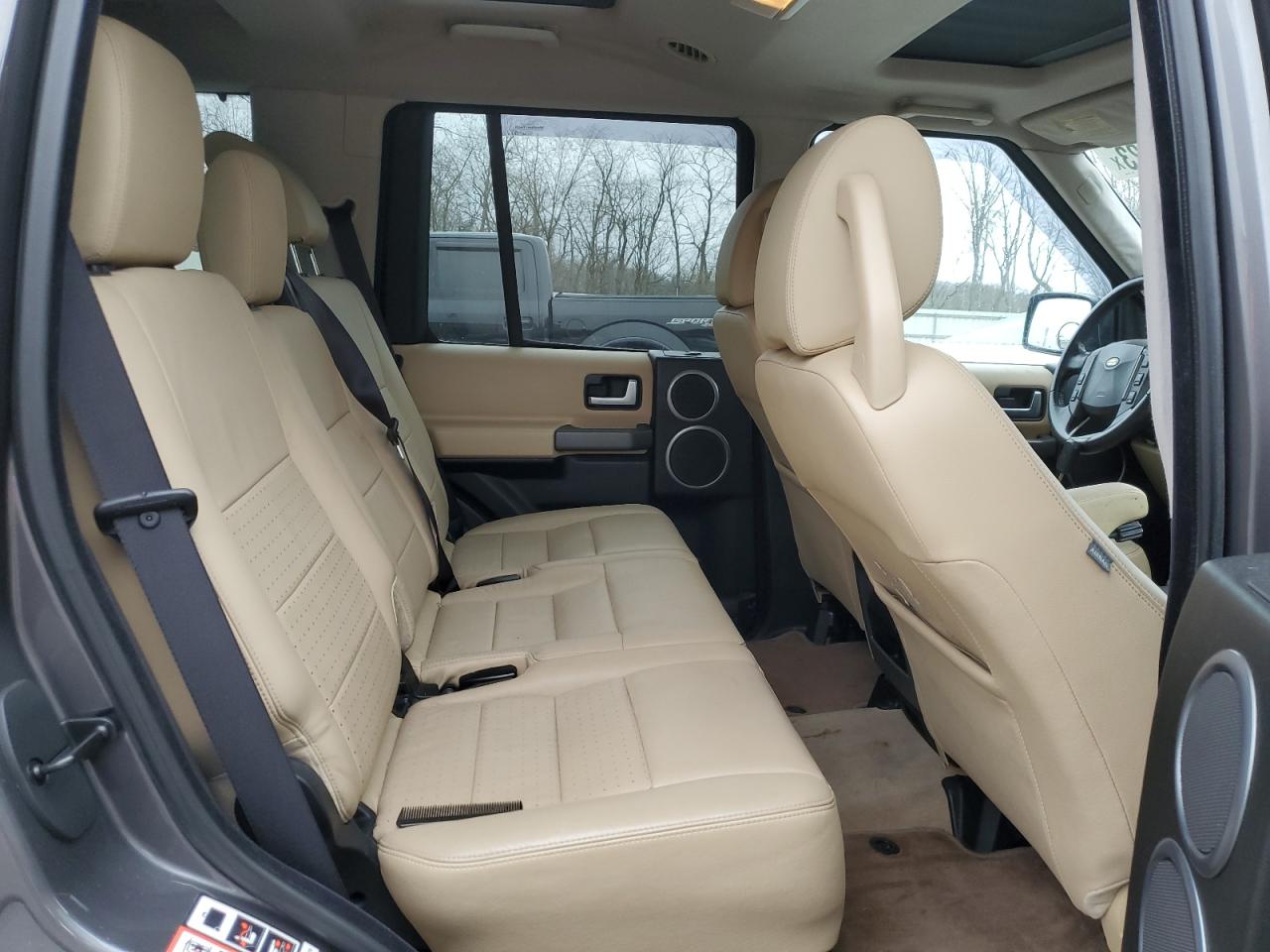2006 Land Rover LR3 - Image 11