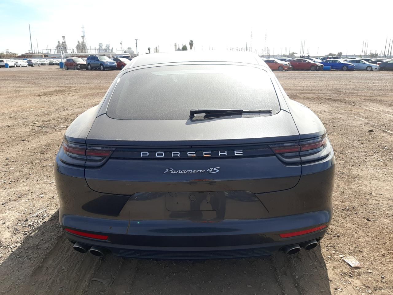 WP0AB2A72JL136216 2018 Porsche Panamera 4S