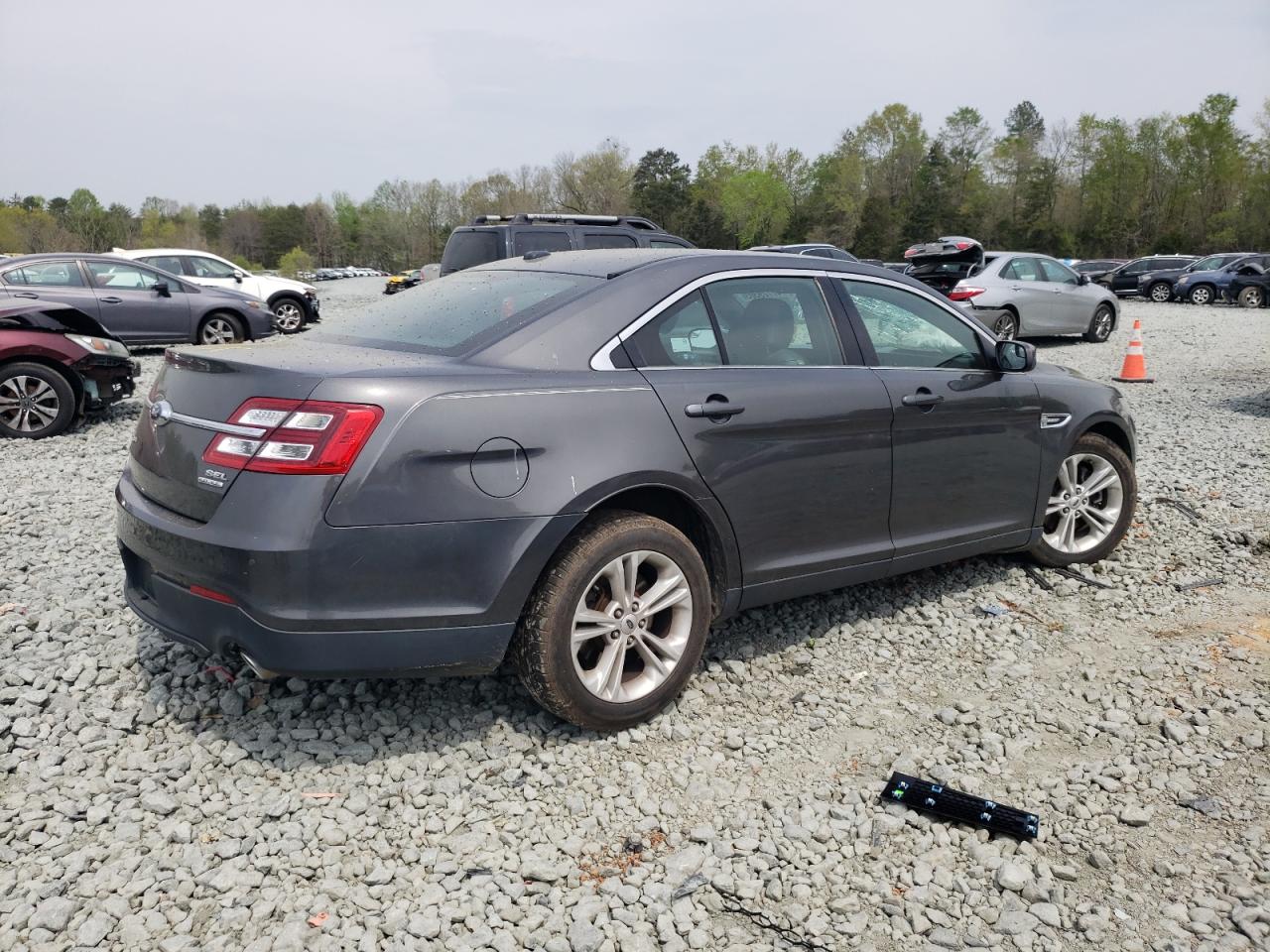 Lot #2378706944 2015 FORD TAURUS SEL