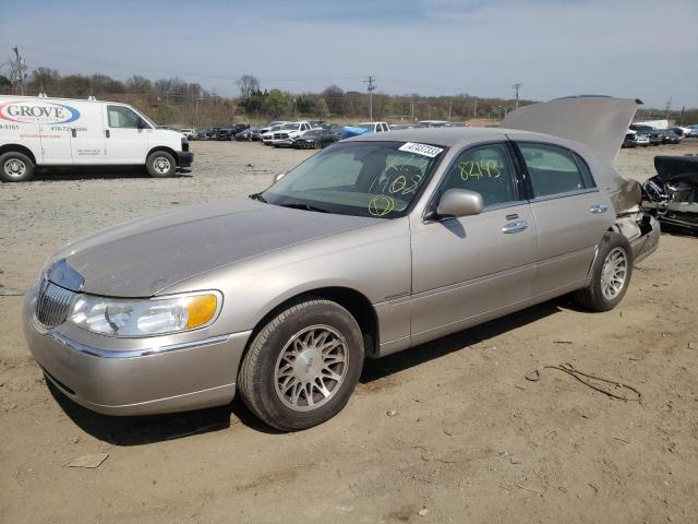 2000 Lincoln Town Car Signature