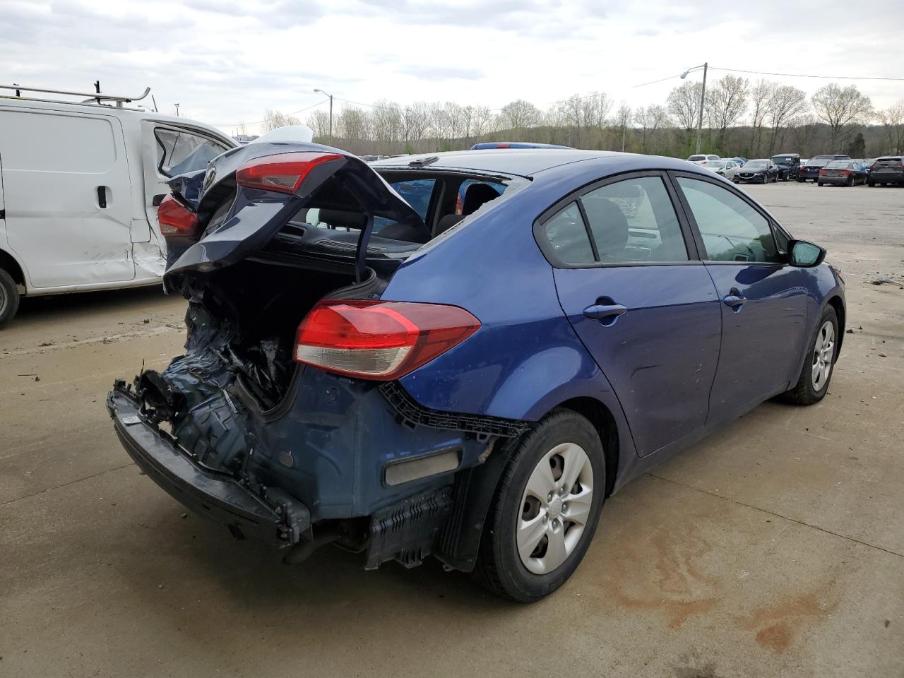 VIN 3KPFK4A73JE182373 2018 KIA FORTE no.3