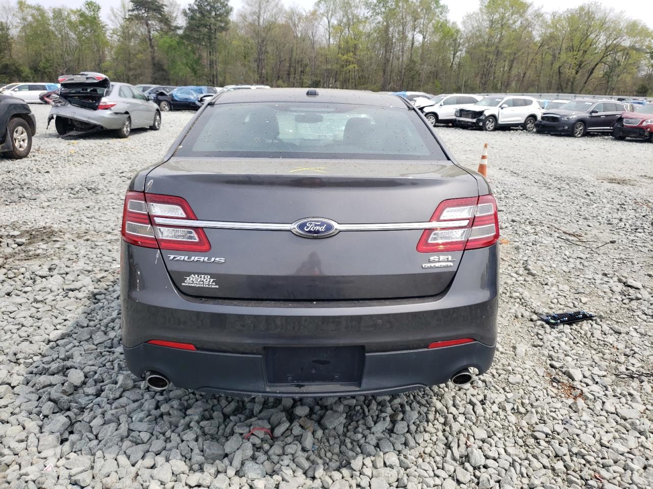 Lot #2378706944 2015 FORD TAURUS SEL