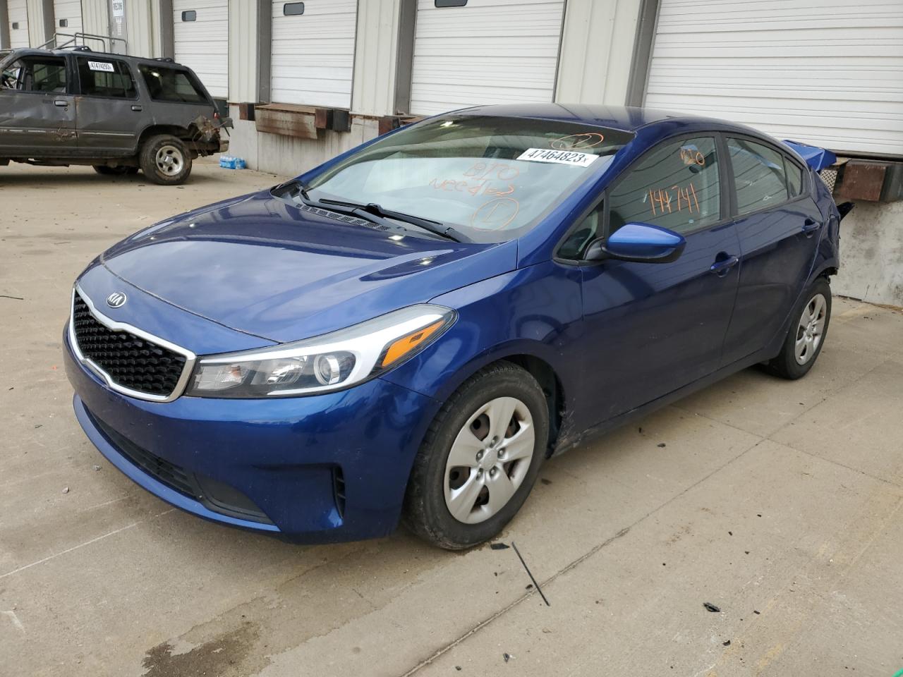 VIN 3KPFK4A73JE182373 2018 KIA FORTE no.1