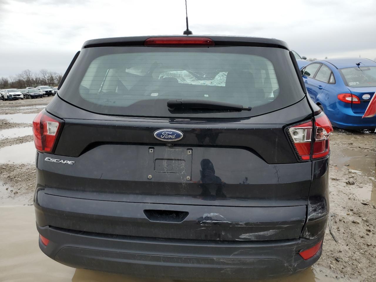 1FMCU0F77KUC49988 2019 Ford Escape S