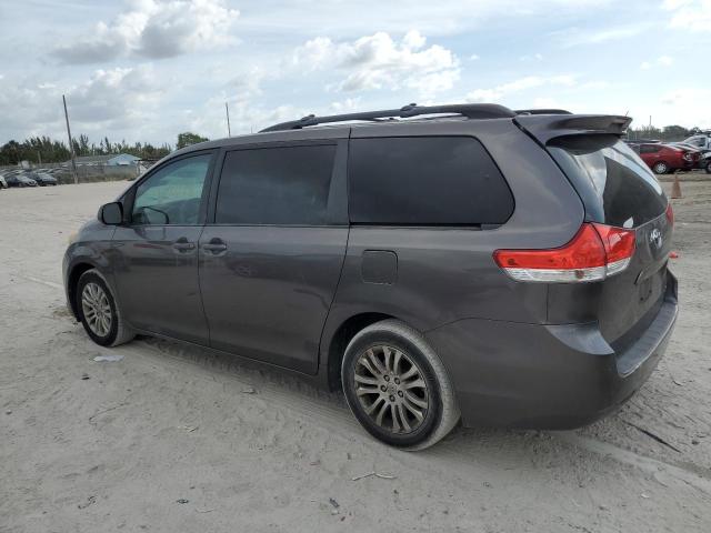 5TDYK3DC7CS248315 2012 TOYOTA SIENNA, photo no. 2