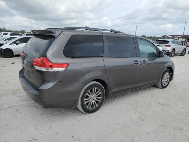 5TDYK3DC7CS248315 2012 TOYOTA SIENNA, photo no. 3