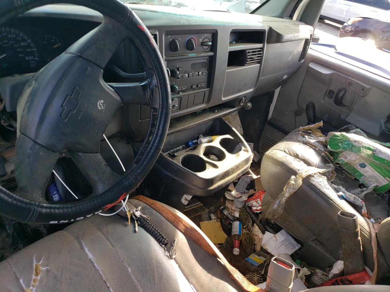 2004 Chevrolet Express - Image 8