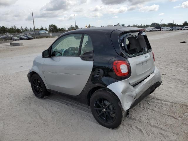 VIN WMEFJ5DA3GK078327 2016 Smart Fortwo no.2