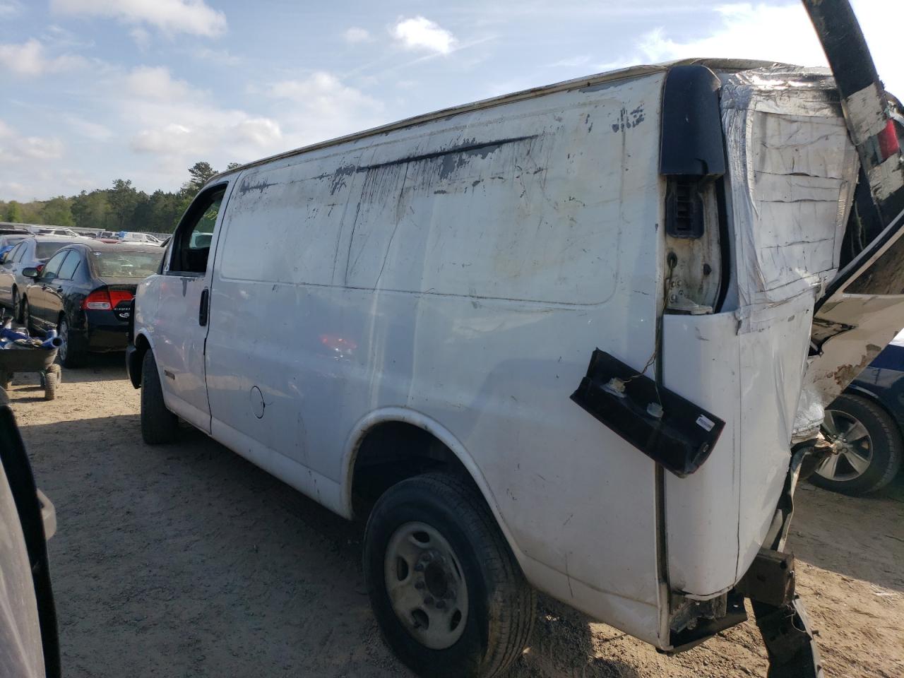 2004 Chevrolet Express - Image 2