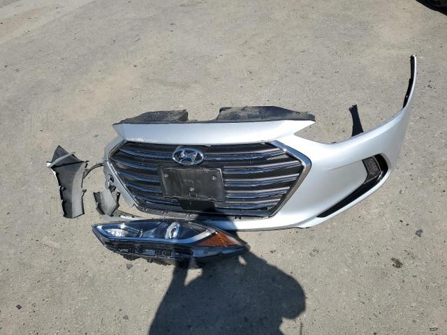 KMHD84LF7HU164363 Hyundai ELANTRA SE