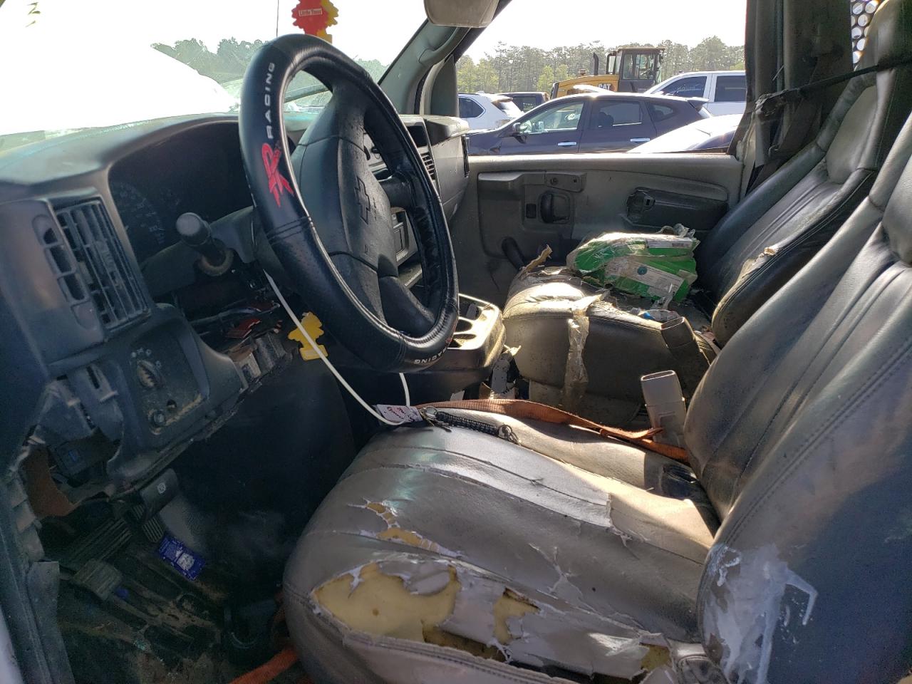 2004 Chevrolet Express - Image 7
