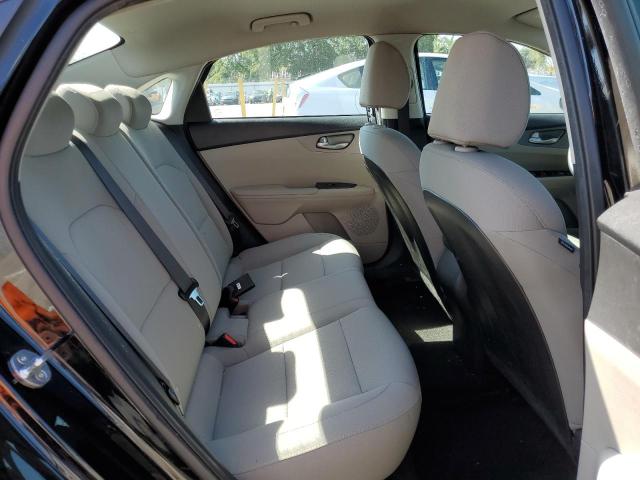 3KPF24AD0ME381553 KIA FORTE FE