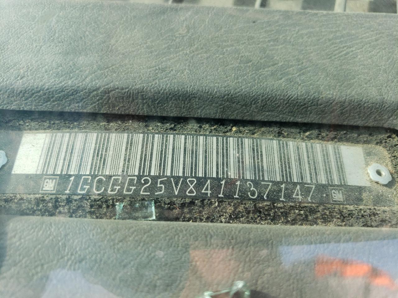 2004 Chevrolet Express - Image 13