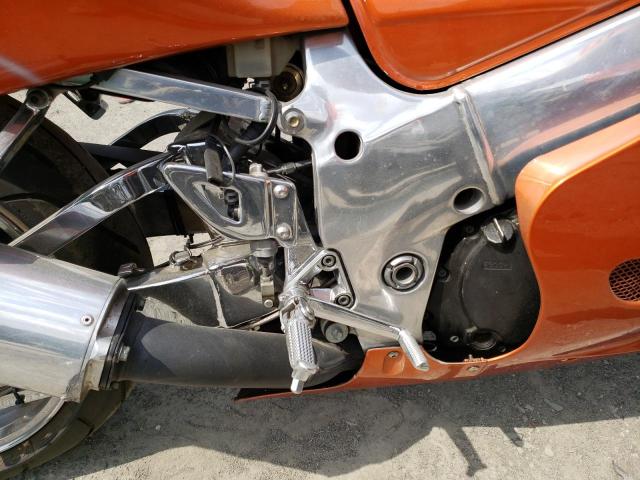 2000 SUZUKI GSX-R600 - JS1GN78AXY2102860