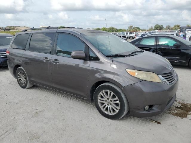 5TDYK3DC7CS248315 2012 TOYOTA SIENNA, photo no. 4