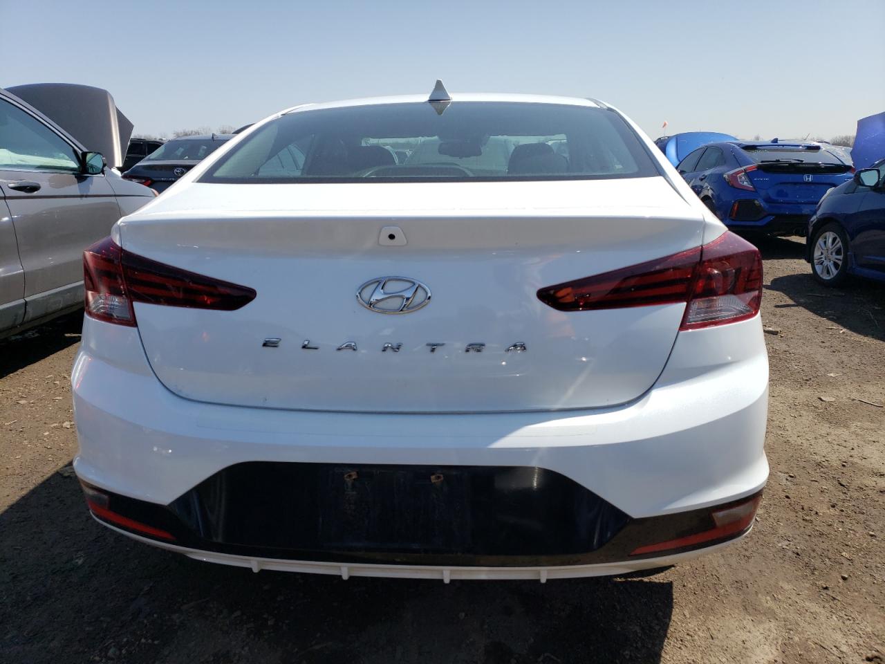 2019 Hyundai Elantra Sel vin: 5NPD84LF1KH475969