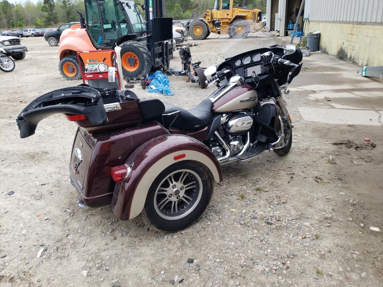 1HD1MAD11JB858521 HARLEY-DAVIDSON FLHTCUTG T 2018