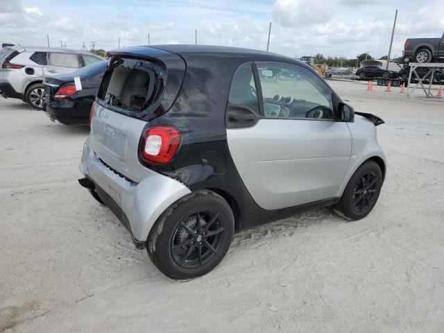 VIN WMEFJ5DA3GK078327 2016 Smart Fortwo no.3