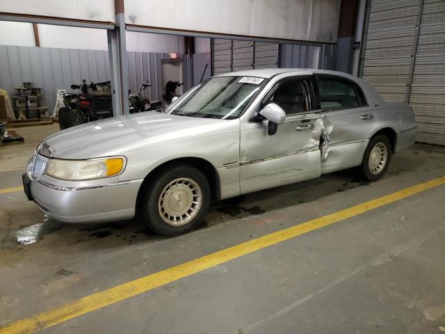 Salvage cars for sale from Copart Mocksville, NC: 2000 Lincoln Town Car Executive