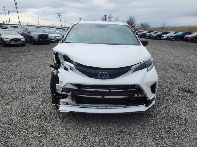 2022 TOYOTA SIENNA XSE - 5TDDRKEC6NS077241