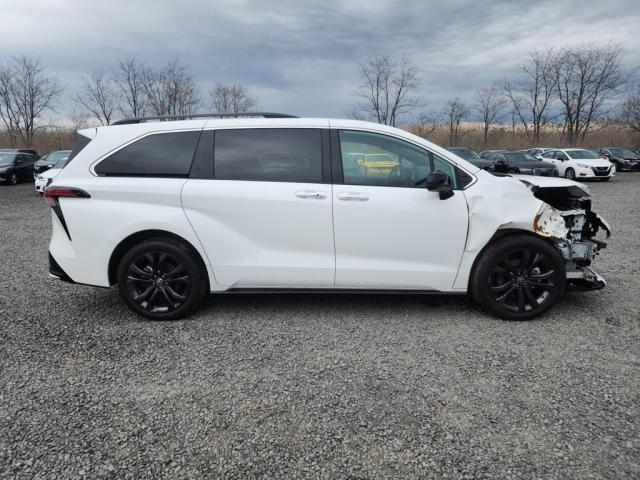 2022 TOYOTA SIENNA XSE - 5TDDRKEC6NS077241
