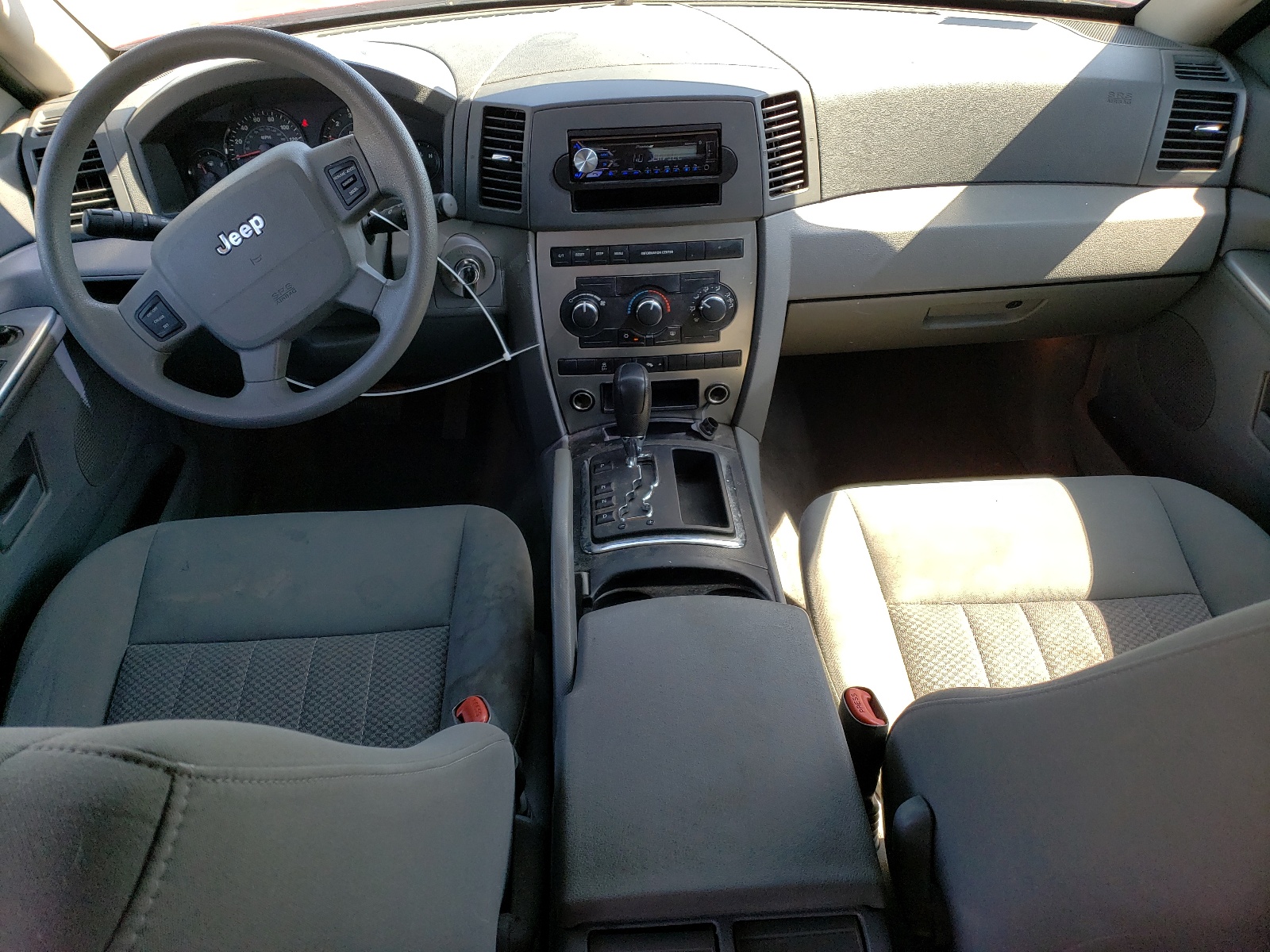 1J4GR48KX5C716163 2005 Jeep Grand Cherokee Laredo