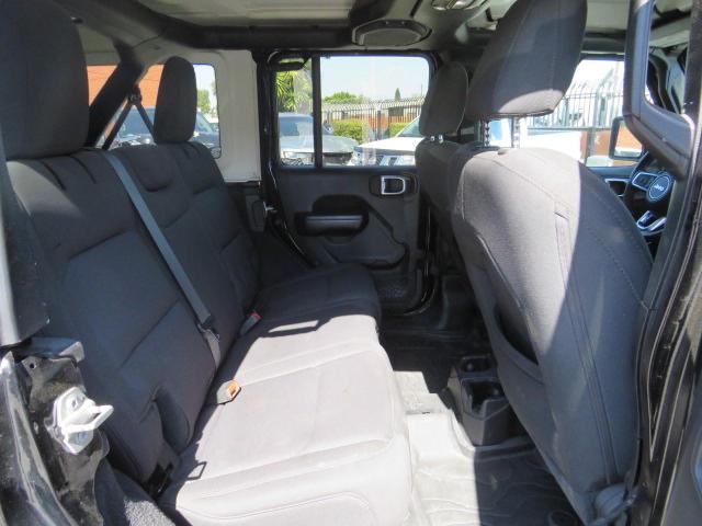 1C4HJXEN2LW204653 Jeep Wrangler Unlimited Sahara
