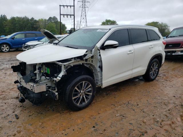 2017 Toyota Highlander SE