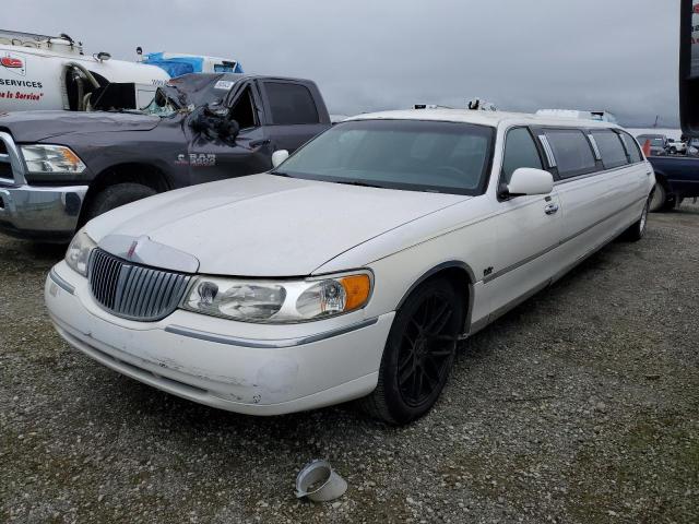 Salvage Trucks with No Bids Yet For Sale at auction: 2000 Lincoln Town Car Executive