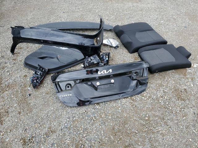 3KPF24AD6PE527913 KIA FORTE LX