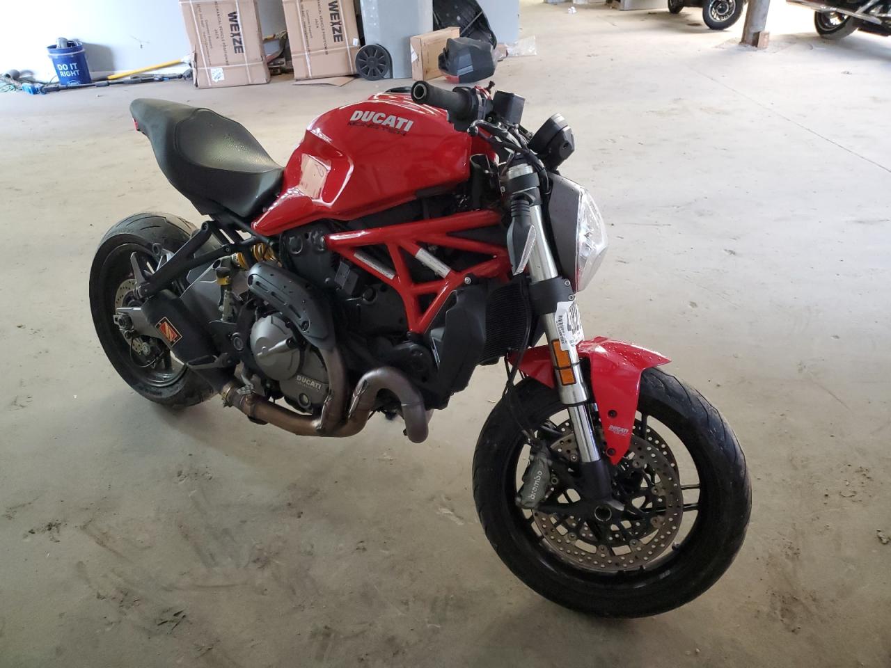 Ducati Monster 82