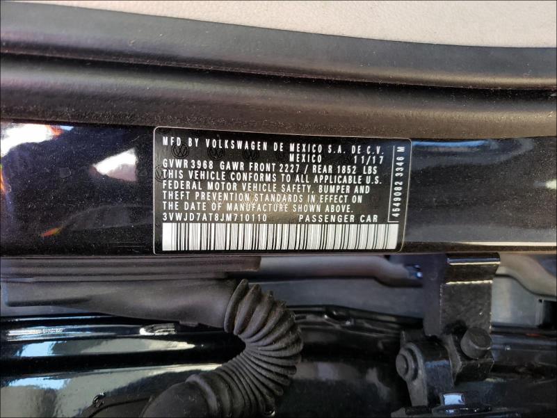 2018 VOLKSWAGEN BEETLE SE 3VWJD7AT8JM710110