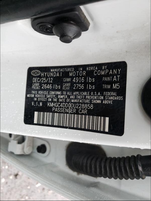 2013 HYUNDAI GENESIS 3. KMHGC4DD0DU228858