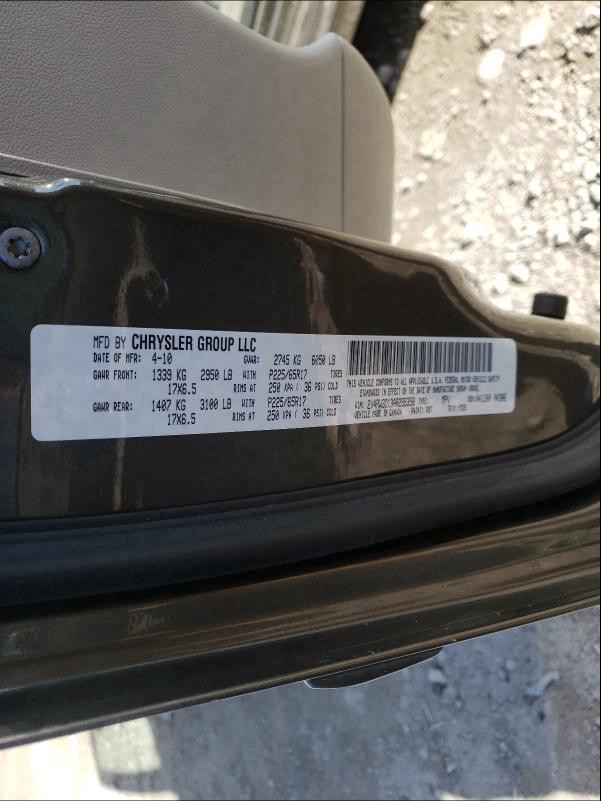 2010 VOLKSWAGEN ROUTAN SE 2V4RW3D13AR295358