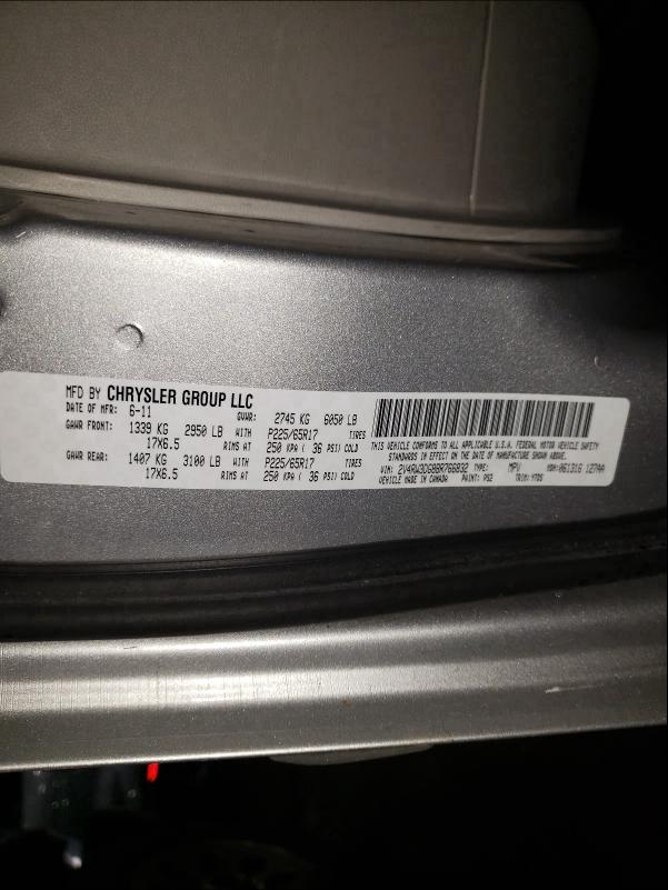 2011 VOLKSWAGEN ROUTAN SE 2V4RW3DG8BR766832