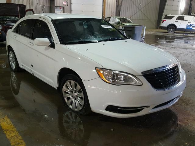 2014 chrysler 200 white