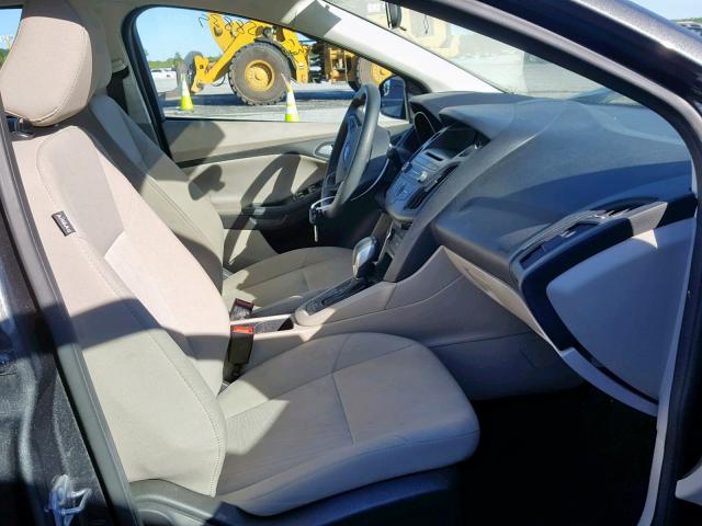 ford focus 2017 vin 1fadp3f28hl215830