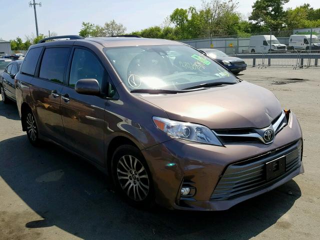 2018 TOYOTA SIENNA XLE
