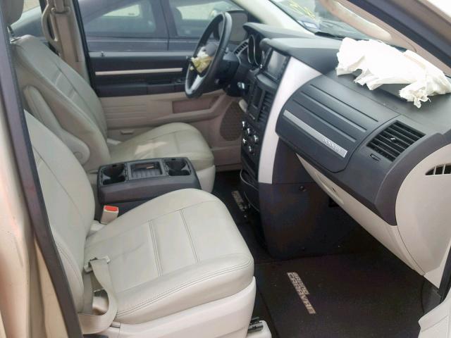 VIN 5TDKRKEC2MS013798 2021 Toyota Sienna, LE no.5