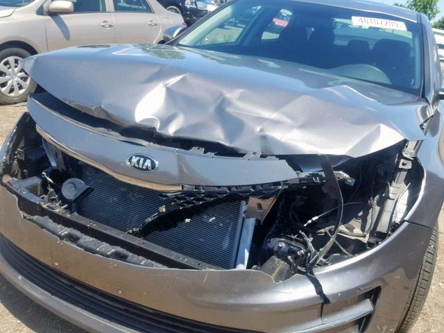 VIN 5XXGT4L3XHG177281 2017 KIA Optima, LX no.9