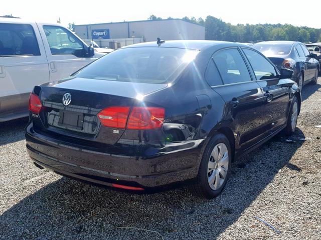 VIN 4S4BTGUD9R3196646 2014 VOLKSWAGEN JETTA SE no.4