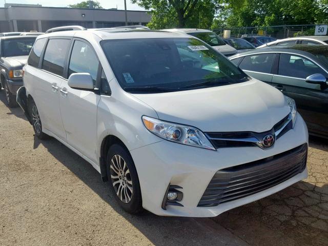 2018 TOYOTA SIENNA XLE