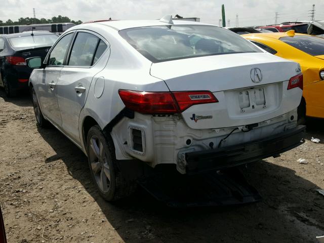 VIN 4T1B11HKXJU060049 2018 Toyota Camry, LE no.3