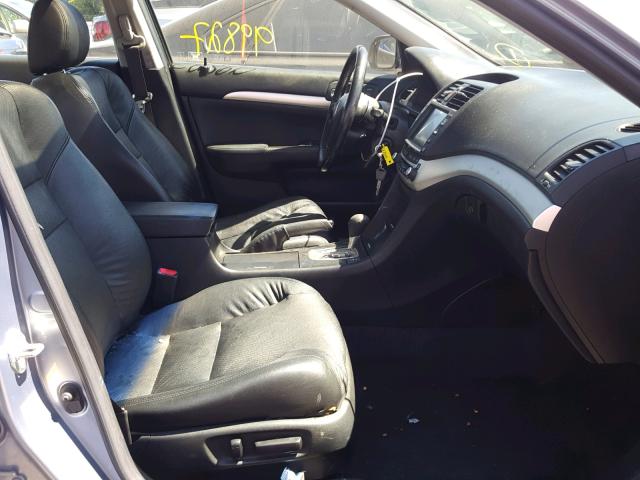 VIN JTMZFREV3FD057048 2015 Toyota RAV4, LE no.5