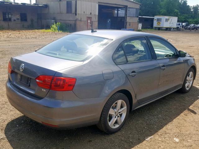 VIN 3N1CN8FV9ML892423 2011 VOLKSWAGEN JETTA TDI no.4