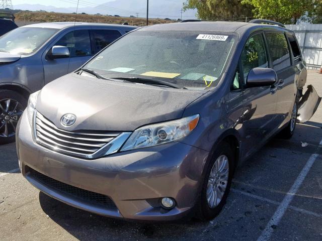 Toyota Sienna XLE 2014